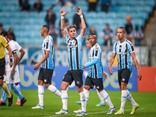 Grêmio segue no G-4